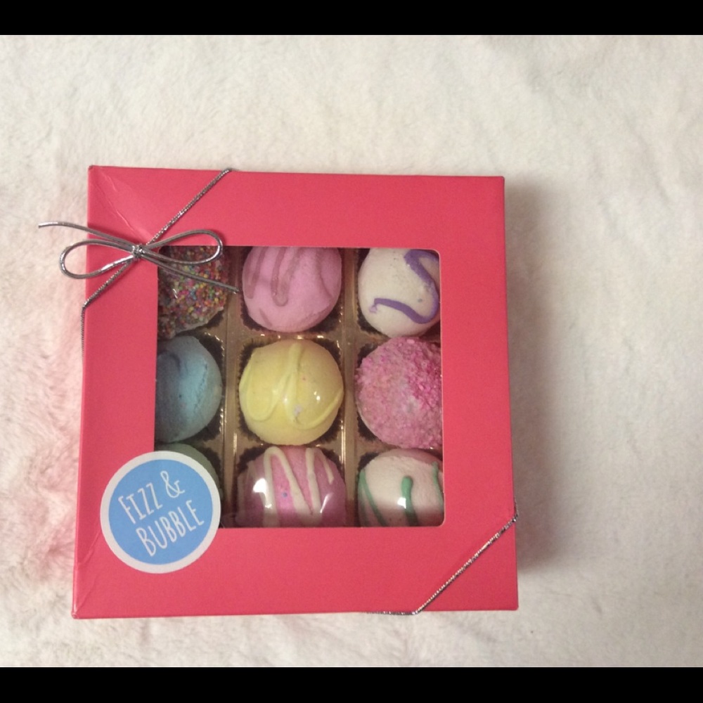Fizz And Bubble Set Of Artisan Fizzy Bath Truffles
